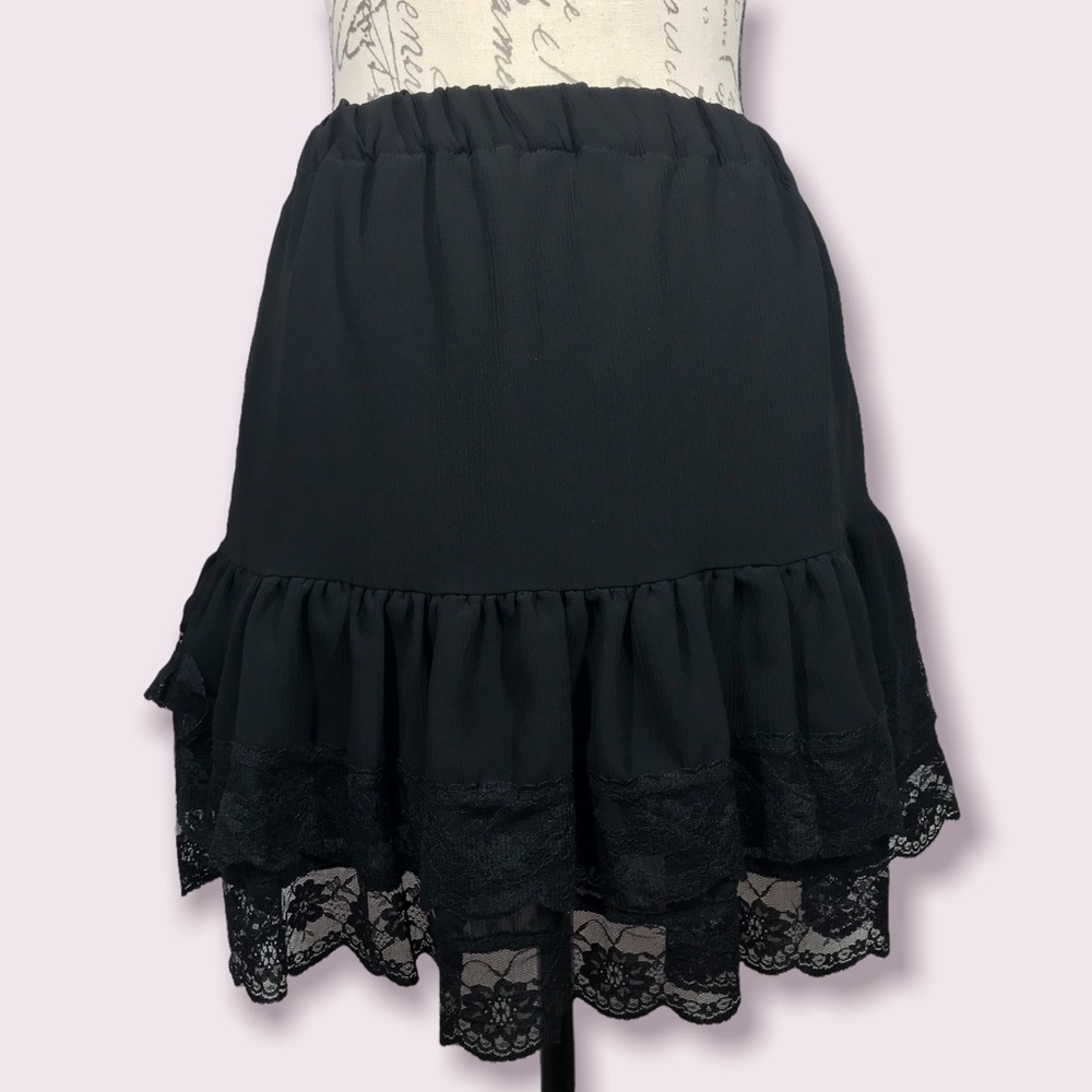 Colza, Lace Trim Skirt, Size Large - Picture 2 of 15